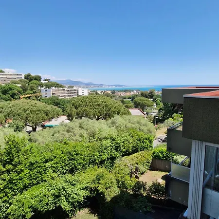 Vu Et Montagnes Apartment